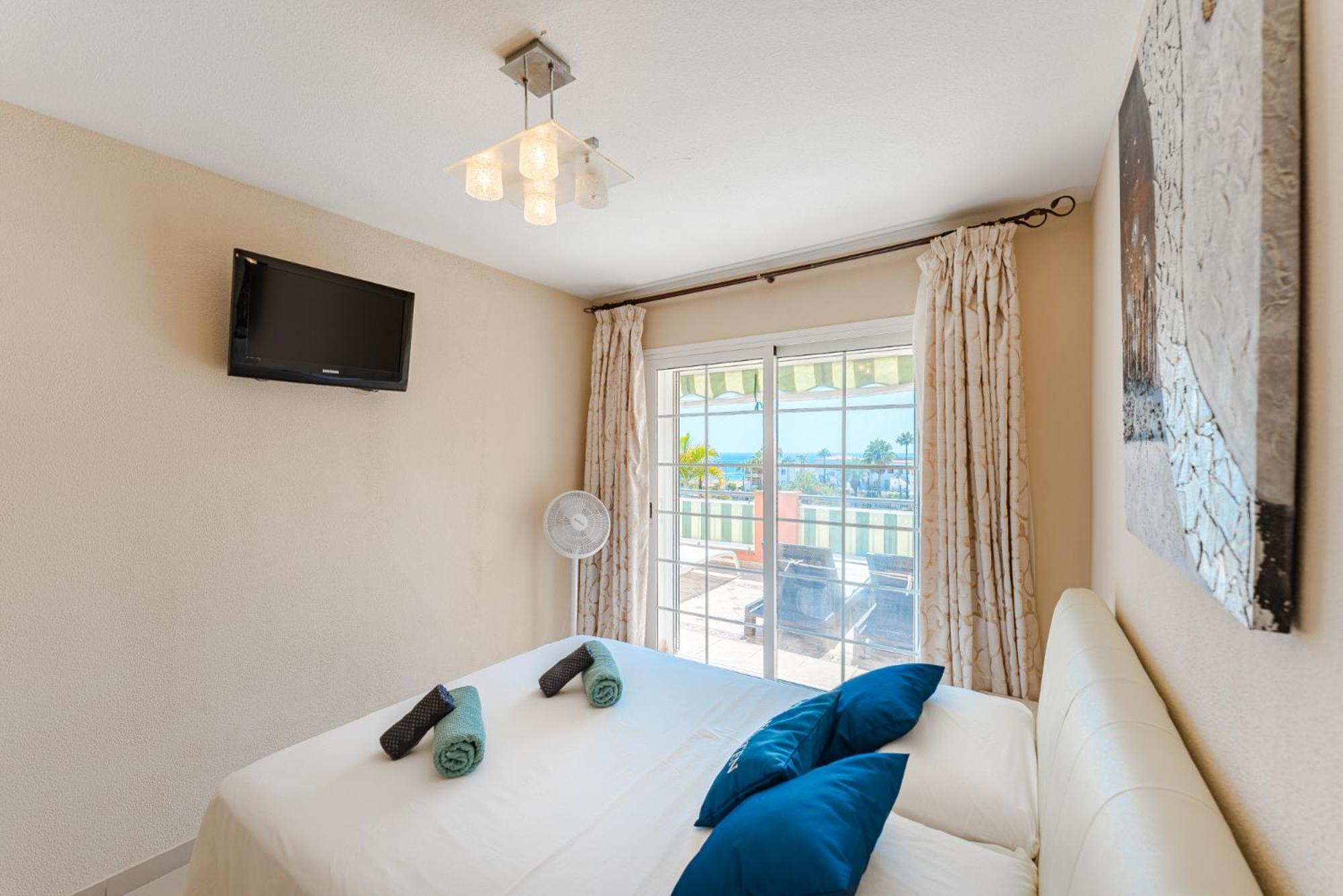 Brilliant Veril Del Duque With Heated Pool Apartamento